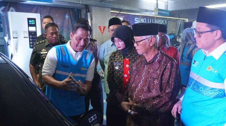 Uniska Kediri Resmikan SPKLU, Dukung Energi Bersih Nasional