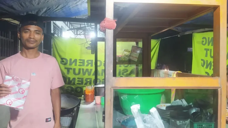 Harga Plastik Naik, PKL Kediri Terpaksa Naikkan Harga Jual