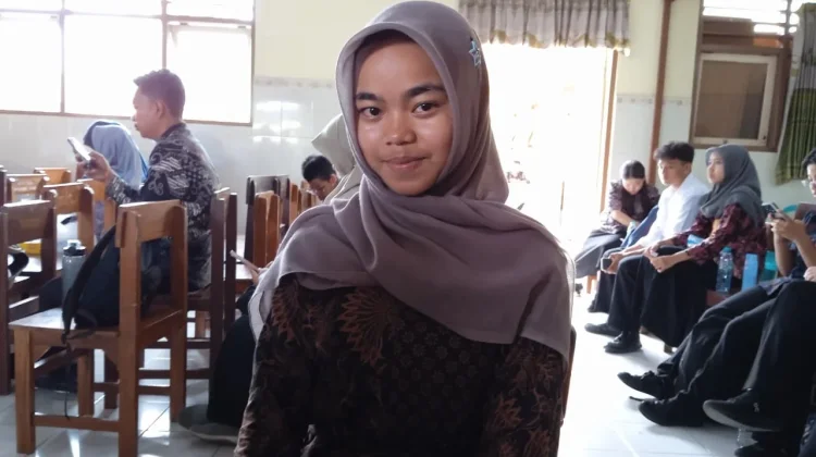Siswi SMA Dharma Wanita 1 Pare Raih Juara 2 FLS3N 2026 Cabang Jurnalistik