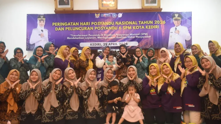 Peringati HPN, Wali Kota Kediri Tinjau Posyandu 6 SPM Ponpes Wali Barokah