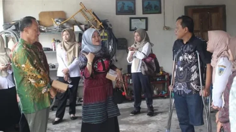 Resmi Dibuka, Bengkel Kursi Roda Bantu Disabilitas Kediri