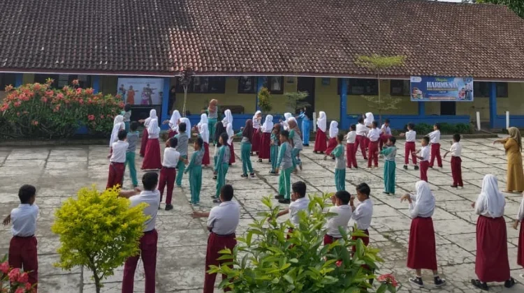 Mengurangi Penggunaan Gadget, Siswa diajak Bermain Bersama