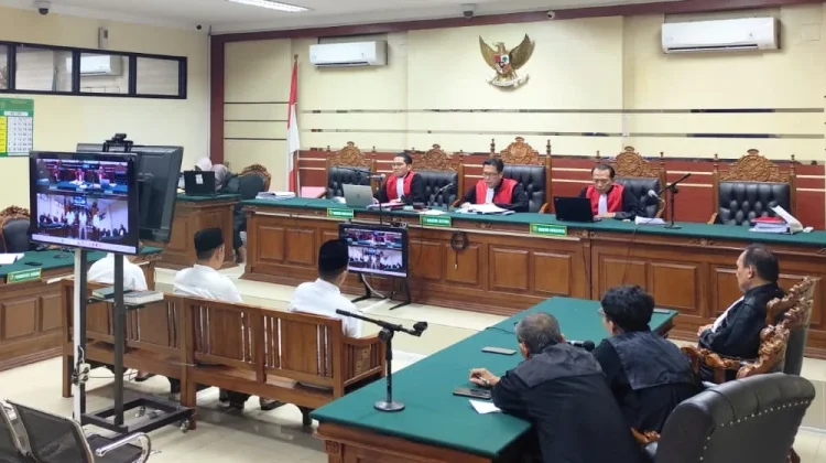 Rekayasa Pengisian 165 Perangkat Desa Tiga Kades Kediri Divonis Beda