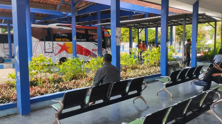 Libur Kenaikan Isa Almasih Terjadi Peningkatan Penumpang di Terminal Pare