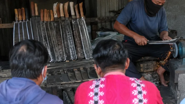 Menjelang Kurban, Bengkel Asah Pisau Mulai Dipadati Pelanggan
