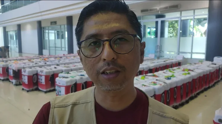 Jemaah Haji Kabupaten Kediri Kumpulkan Koper di Convention Hall SLG