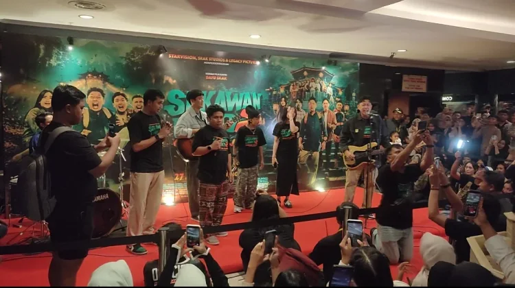 Artis Film Sekawan Limo 2 Sapa Ratusan Penggemar di Kediri
