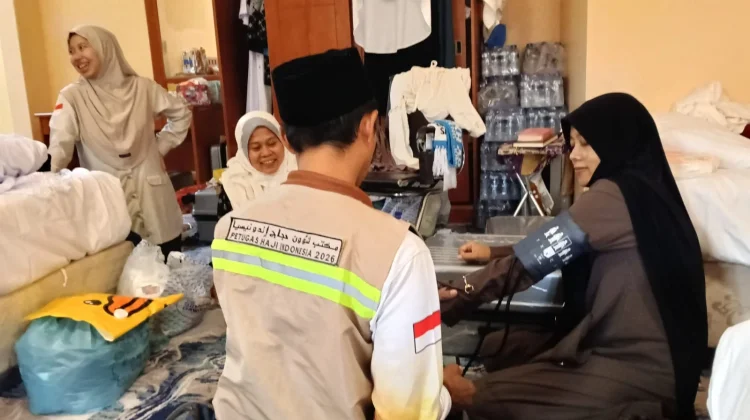 Petugas Kloter SUB 63 Jombang Intensifkan Visitasi Pantau Kesehatan Jemaah