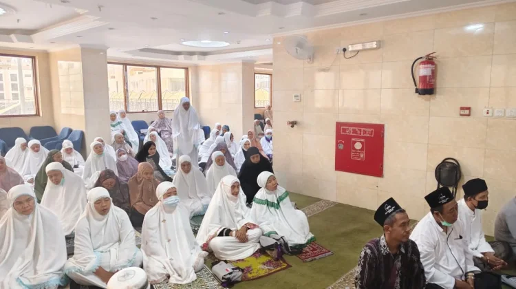 Menjelang Armuzna, Jemaah Kloter 61 Jombang Ikuti Kegiatan Ngabur Bersajadah