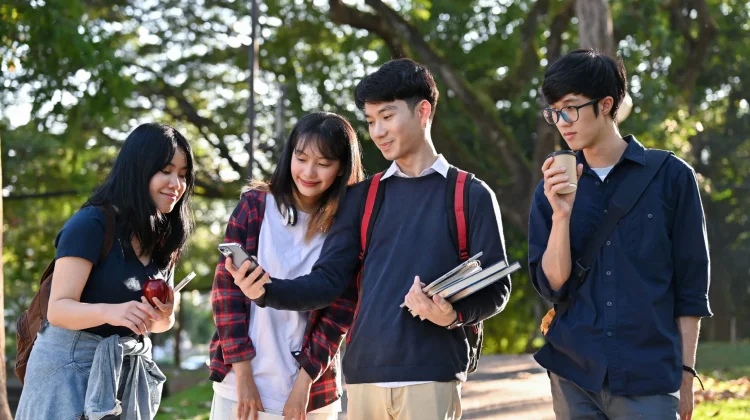 Perilaku Konsumtif Gen Z Bentuk Eksistensi Diri