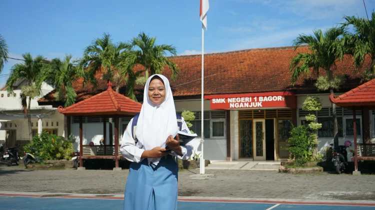 PKL Jadi Jalan Siswi SMKN Raih Dunia Kerja