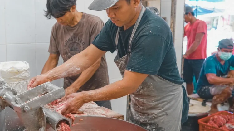 Permintaan Giling Daging di Jombang Melonjak di Momen Iduladha