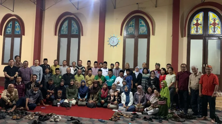 Mengikis Perbedaan, Menguatkan Persatuan: Tradisi Ngopi Bareng Tokoh Lintas Agama