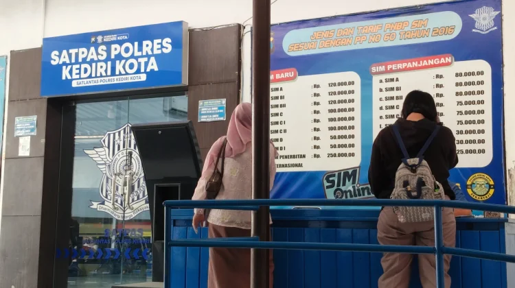 Warga Apresiasi Kecepatan Layanan SIM di Kota Kediri