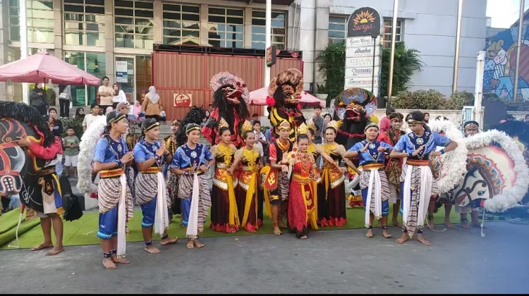 Disdik Kota Kediri Apresiasi Pertunjukan Siswa SMPK Mardi Wiyata di Dhoho CFD