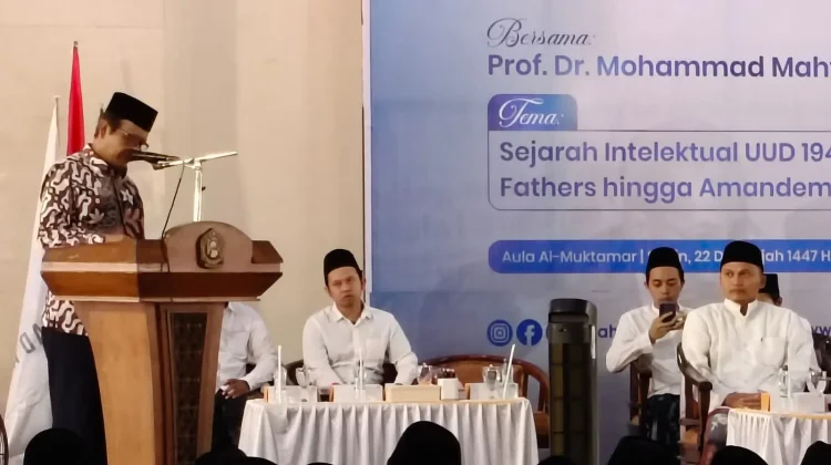 Mahfud MD Ajak Ma'had Aly Lirboyo Pahami Sejarah UUD 1945