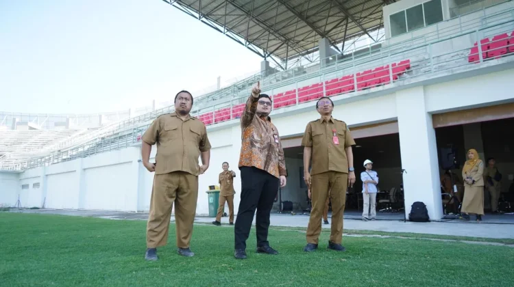 Pemasangan Atap, Pembangunan Stadion Gelora Daha Jayati Telan Anggaran 57 Miliar