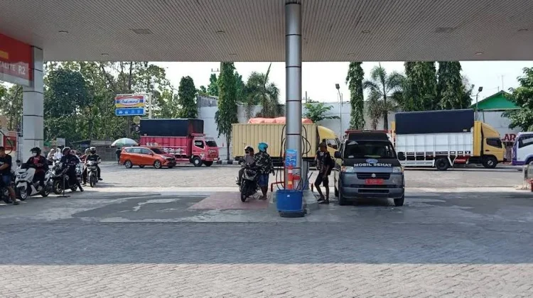 Warga Jombang Keluhkan Kenaikan Harga BBM Pertamax