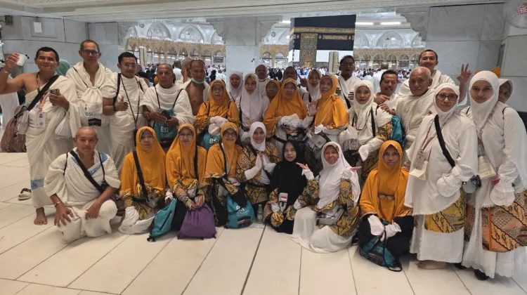 Jemaah Haji Kloter 111 Kabupaten Kediri Gelar Doa Awal Tahun Hijriah di Makkah