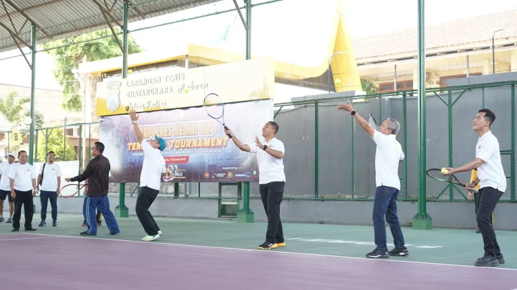 Puluhan Tim Ganda Putra Meriahkan Turnamen Tenis Kapolres Kediri Cup 2026