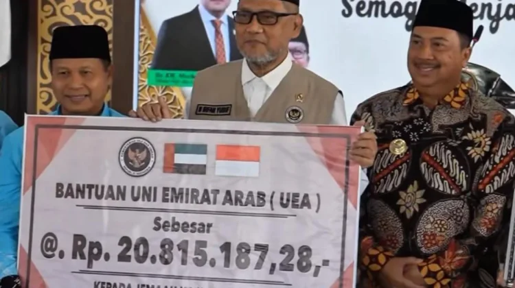 Kembali ke Tanah Air, 17 Jemaah Haji Jombang Terima Bantuan UEA