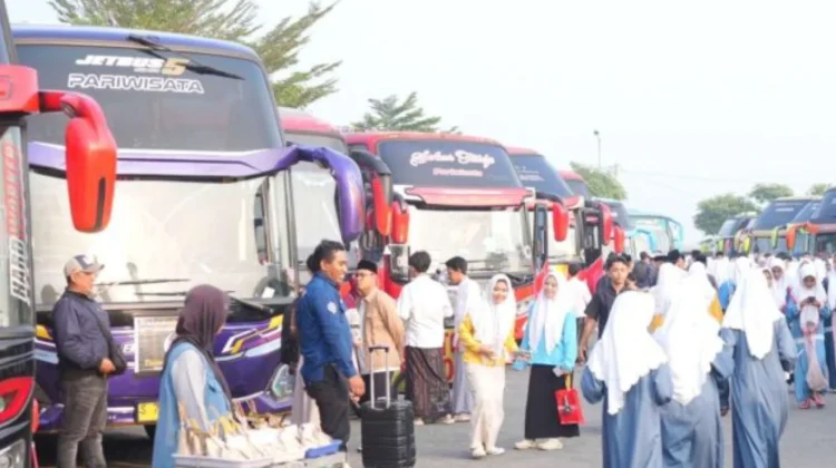 Libur Kenaikan Kelas, 2.200 Santri Tebuireng Mudik Bareng