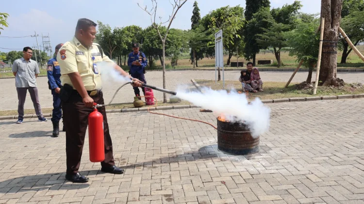 Libatkan Petugas Damkar, PSDKU UB Kediri Perkuat Kesiapsiagaan Kondisi Darurat