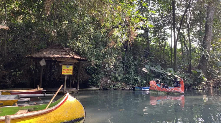 Keindahan Aliran Sungai Sumber Banteng Jadi Daya Tarik Wisata