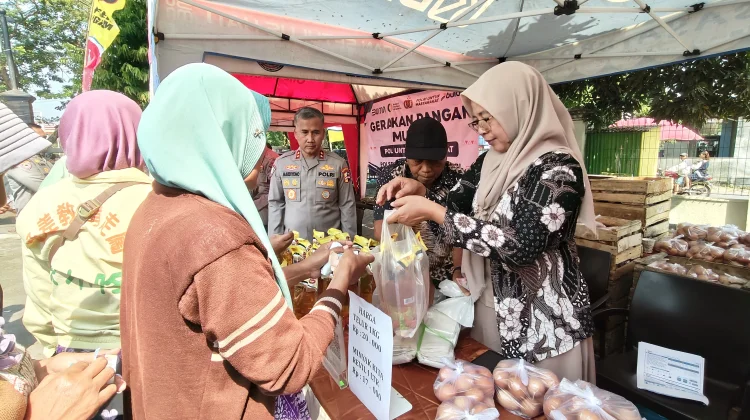 Atasi Kelangkaan Sembako, Kakorbinmas Polri Tinjau GPM di Kediri