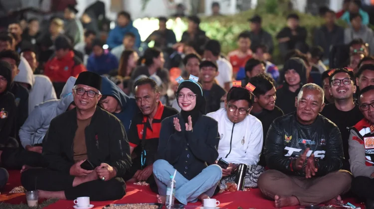 Perkuat Kebersamaan, Wali Kota Kediri dan Masyarakat Nobar Final Piala Dunia 2026