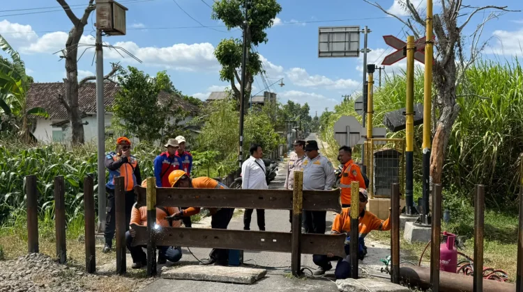 KAI Segel Permanen Perlintasan Liar Jambean usai Laka Maut KA Dhoho