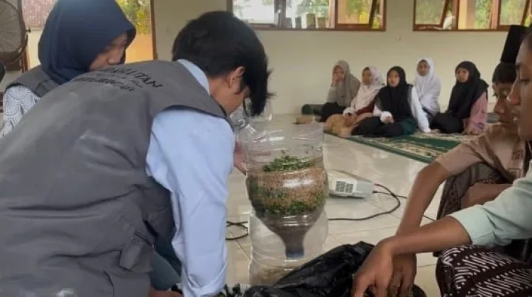 Komposter dari Galon Bekas, Inovasi Mahasiswa UB Kediri Ajak Warga Bebas Sampah