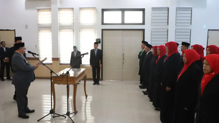 Lantik Pejabat Baru, Bupati Jombang Dorong Budaya Kerja Kolaboratif