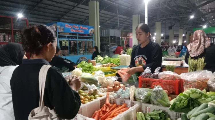 Harga Sayuran di Pasar Wates Kediri Relatif Stabil saat Kemarau
