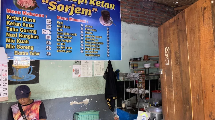 Ketan Susu Legendaris di Samping Jembatan Lama Brawijaya
