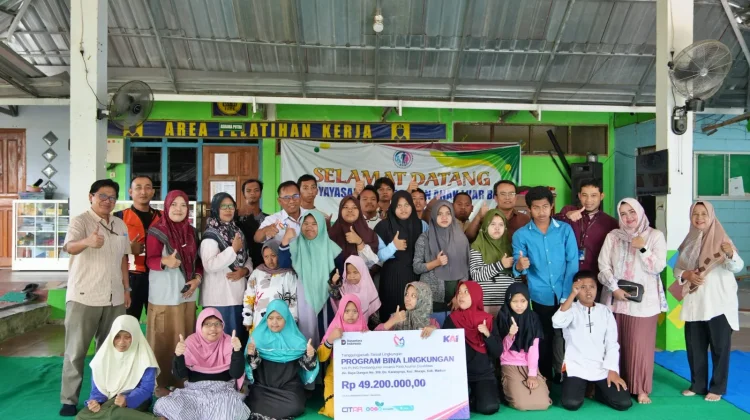 KAI Salurkan Bantuan TJSL Rp123 Juta untuk Infrastruktur hingga Disabilitas