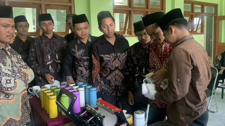 UBhi Tulungagung Dorong Kemandirian Santri lewat Program SiIMPRINT