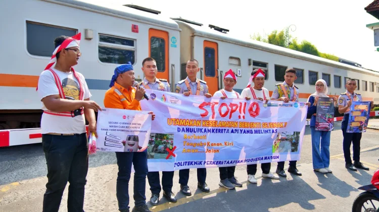 Semangat HUT ke-81 RI, KAI Ajak Railfans dan Mahasiswa Kampanyekan Keselamatan