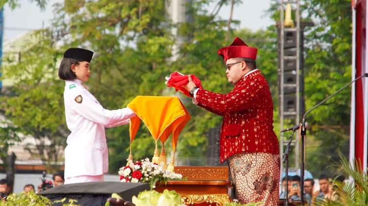Antusias Warga Kediri Ikuti Upacara HUT ke-81 RI di Stadion Canda Bhirawa