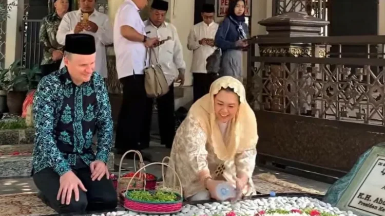 Duta Besar Australia Ziarah ke Makam Gus Dur