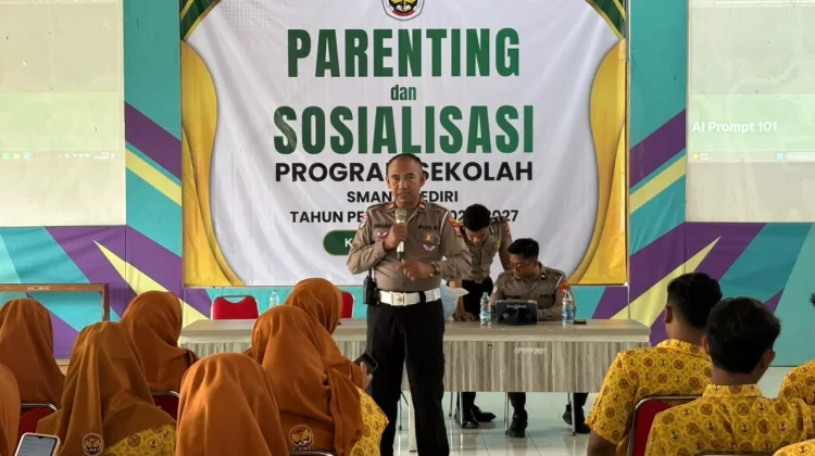 Hadapi Era AI, Petugas Bekali Pelajar Literasi Digital