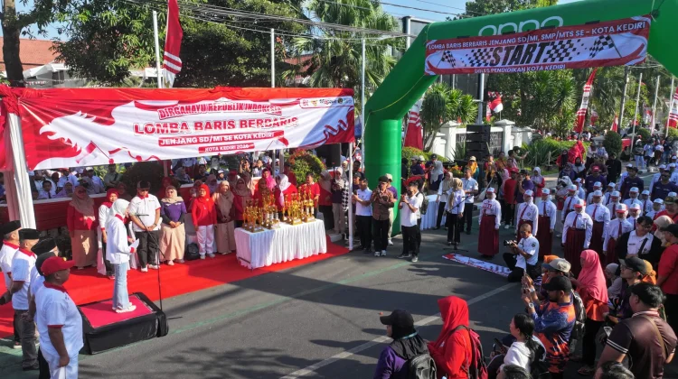 Tanamkan Disiplin, Vinanda Berangkatkan 300 Pleton Peserta Lomba Baris SD/MI