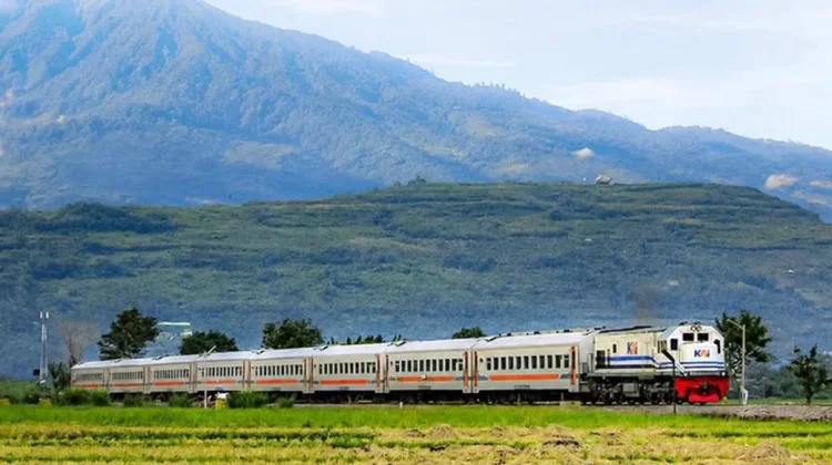 KAI Ingatkan Pengendara Wajib Waspada di Perlintasan Sebidang