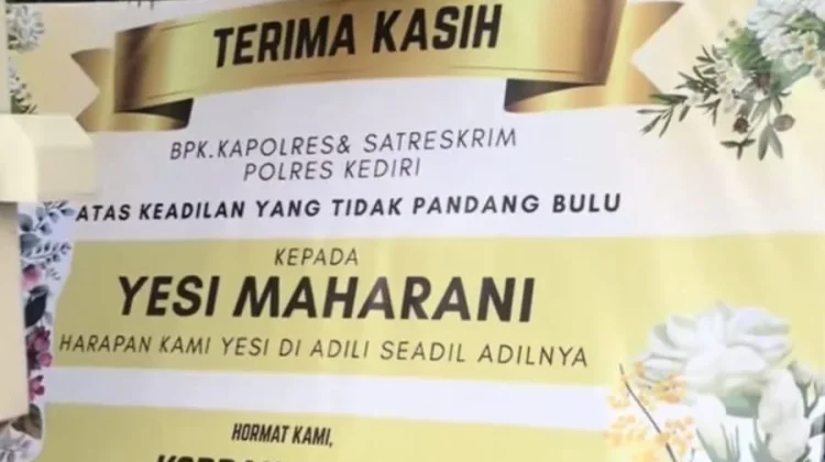 Tujuh Karangan Bunga Hiasi Mapolres Kediri, Warga Prihatin Kasus Investasi
