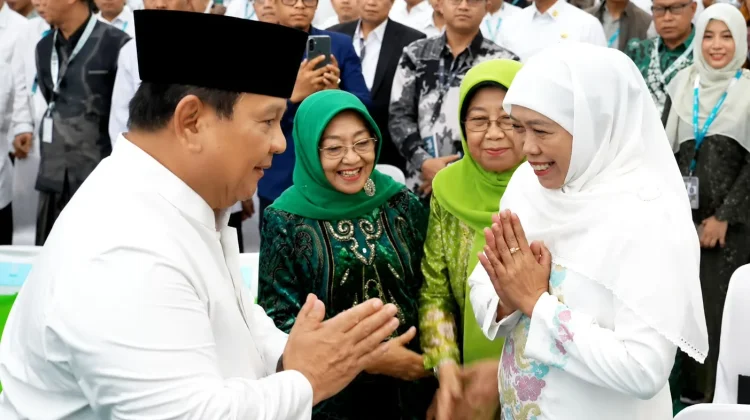 Khofifah Dampingi Presiden Tutup Muktamar, Dorong NU Perkuat Ekonomi Umat