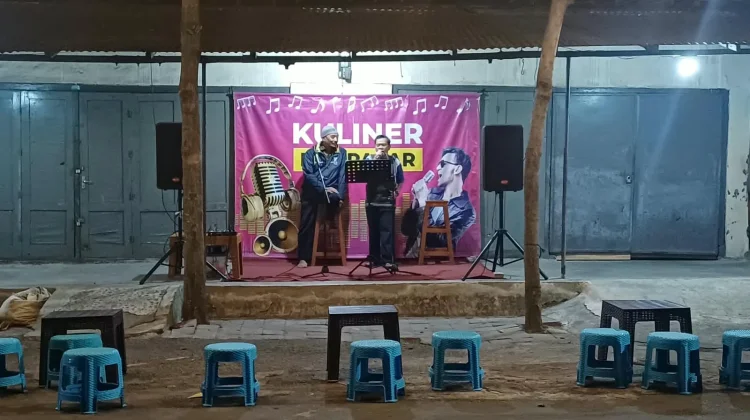 Kuliner Lor Pasar Padukan Sensasi Makan dan Live Karaoke Music