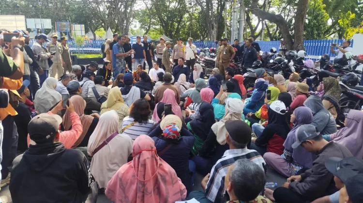 Pedagang Pasar Menanti Solusi, DPRD Kediri Janji Buka Data Retribusi