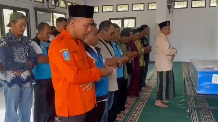 Tangis Haru Sambut Kepulangan Jenazah Surono Korban KM Virgo Transport