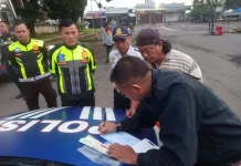 Terobos Lampu Merah, Petugas Tindak Bus Bagong
