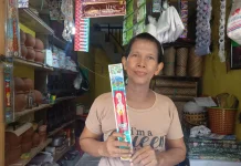 Momen Imlek Dongkrak Penjualan Dupa di Kediri